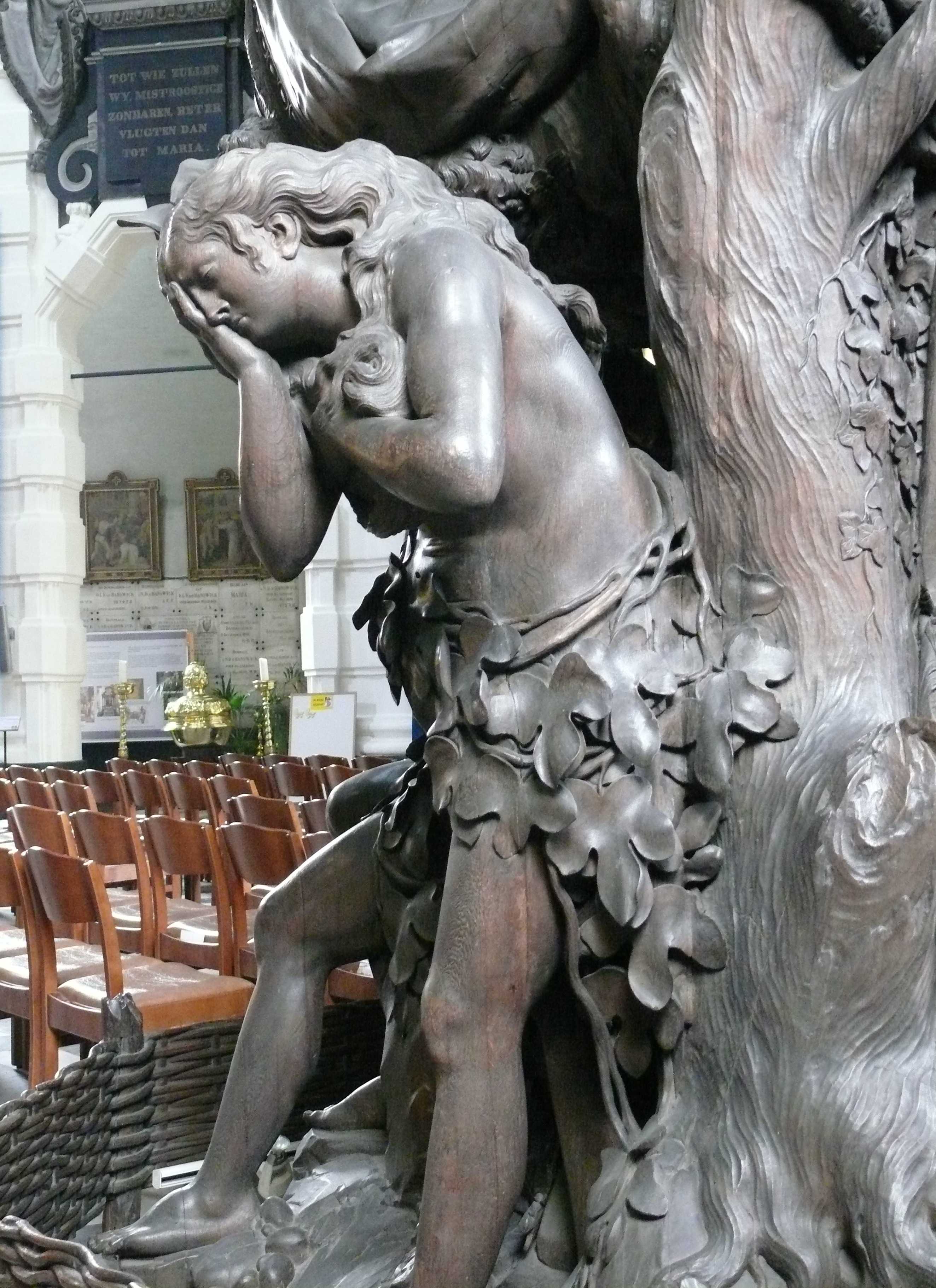 Detail van de indrukwekkende preekstoel